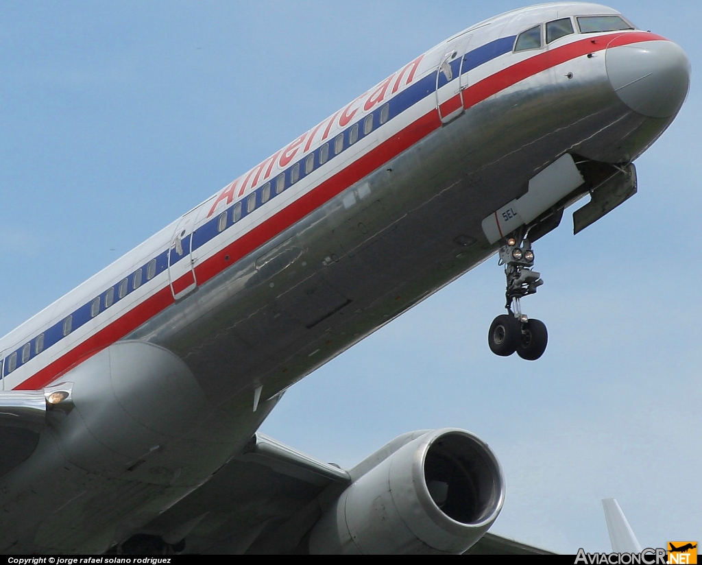 N679AN - Boeing 757-223 - American Airlines