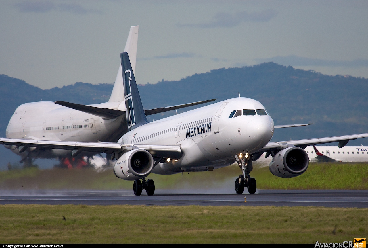 N304ML - Airbus A320-231 - Mexicana