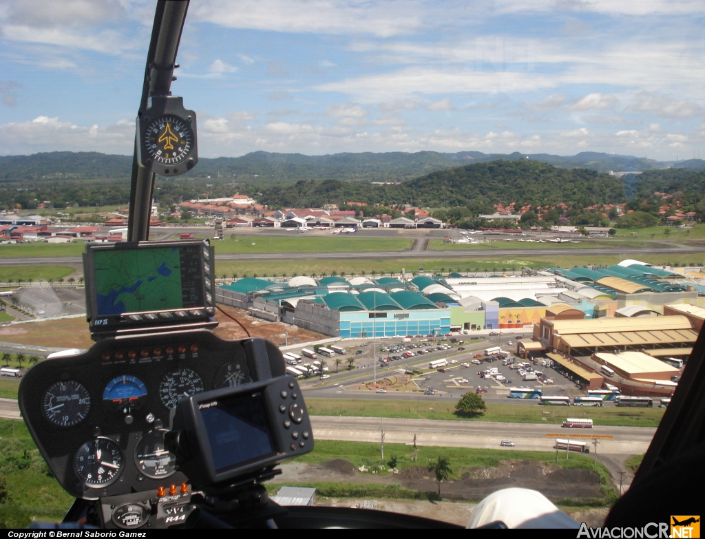 HP-1613 - Robinson R44 (Genérico) - Privado