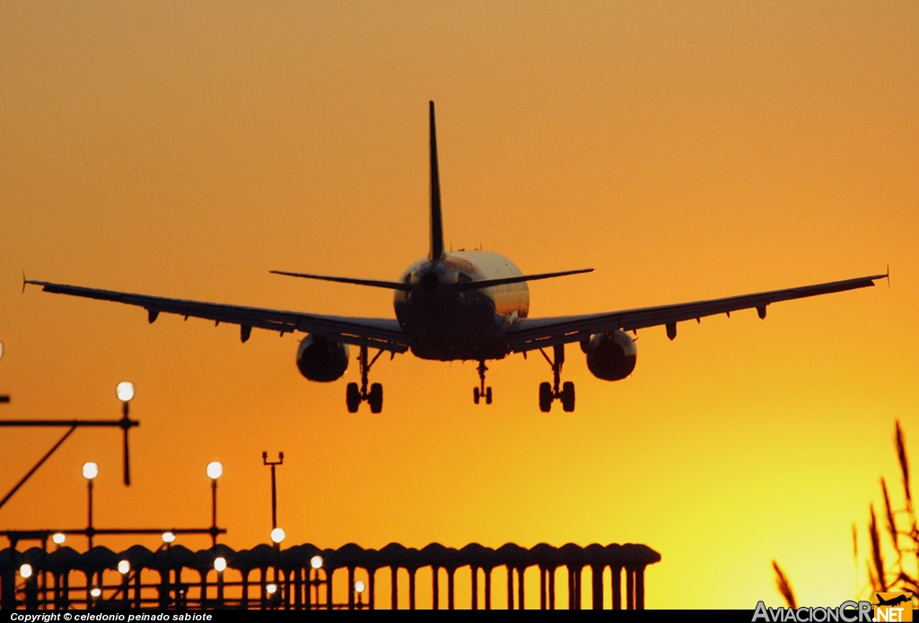 EC-HTA - Airbus A320-214 - Iberia