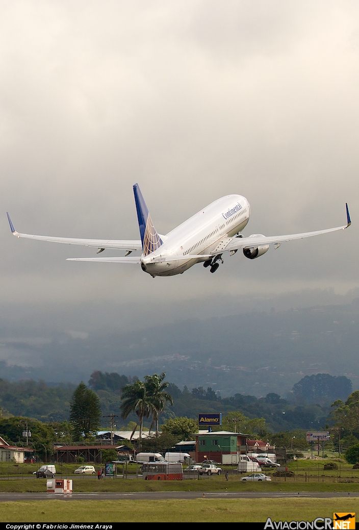 N78511 - Boeing 737-824 - Continental Airlines