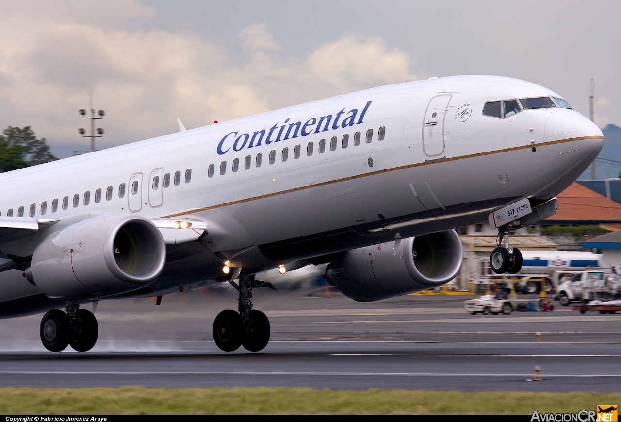 N76517 - Boeing 737-824 - Continental Airlines