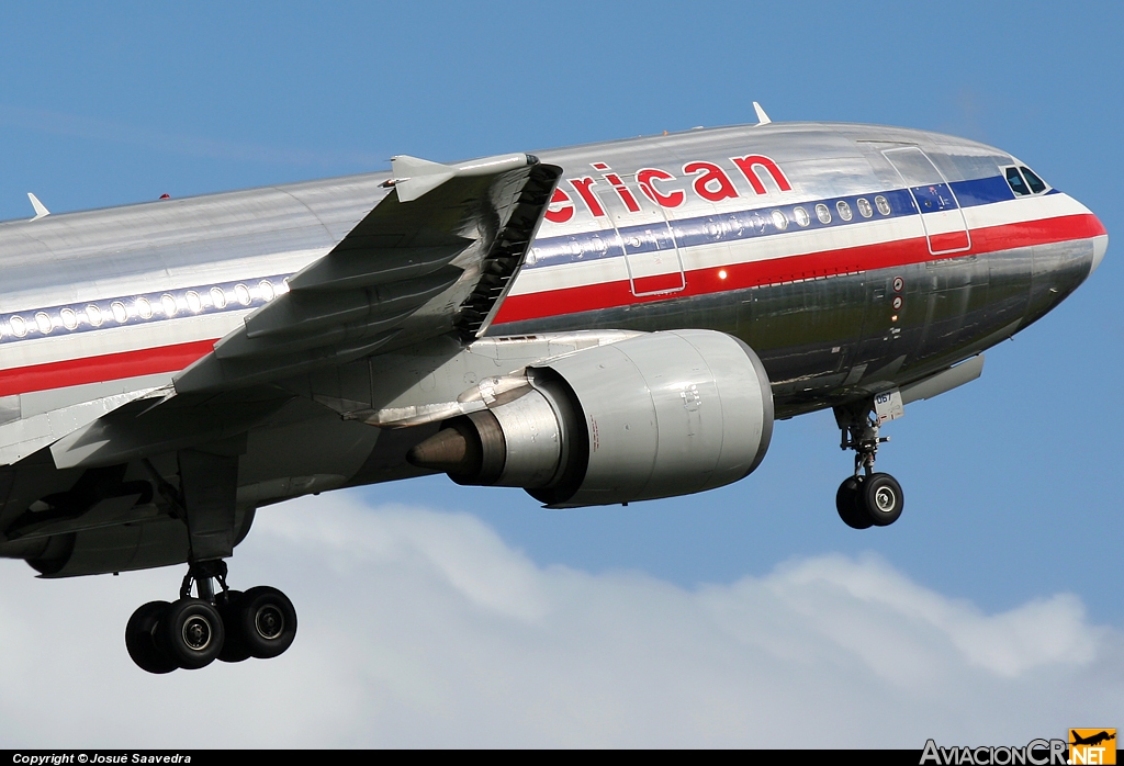 N8067A - Airbus A300B4-605R - American Airlines