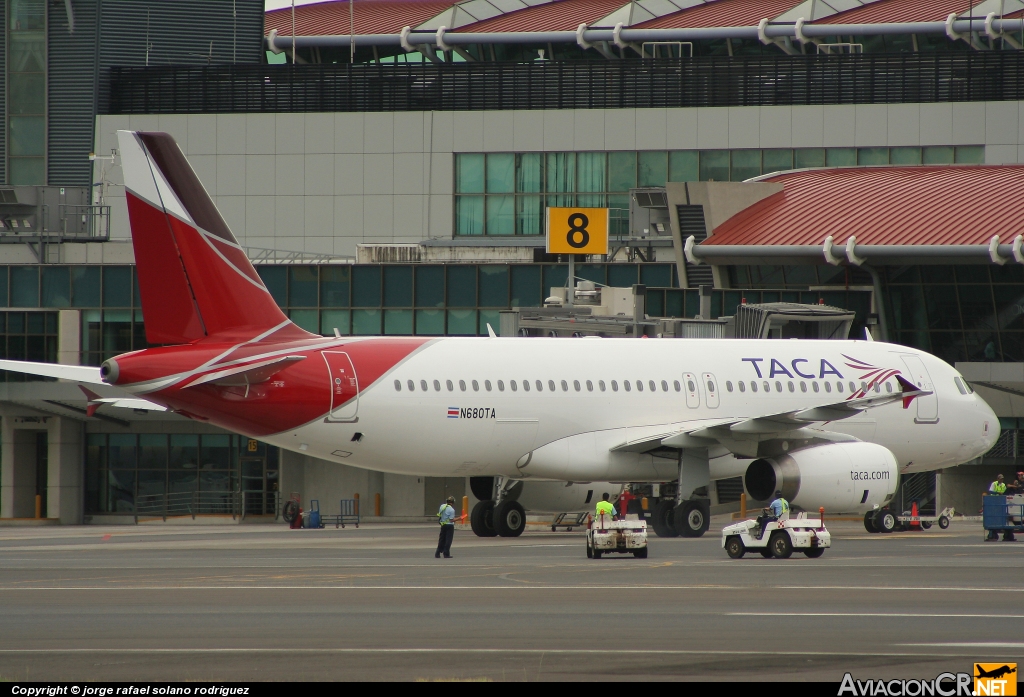 N680TA - Airbus A320-233 - TACA