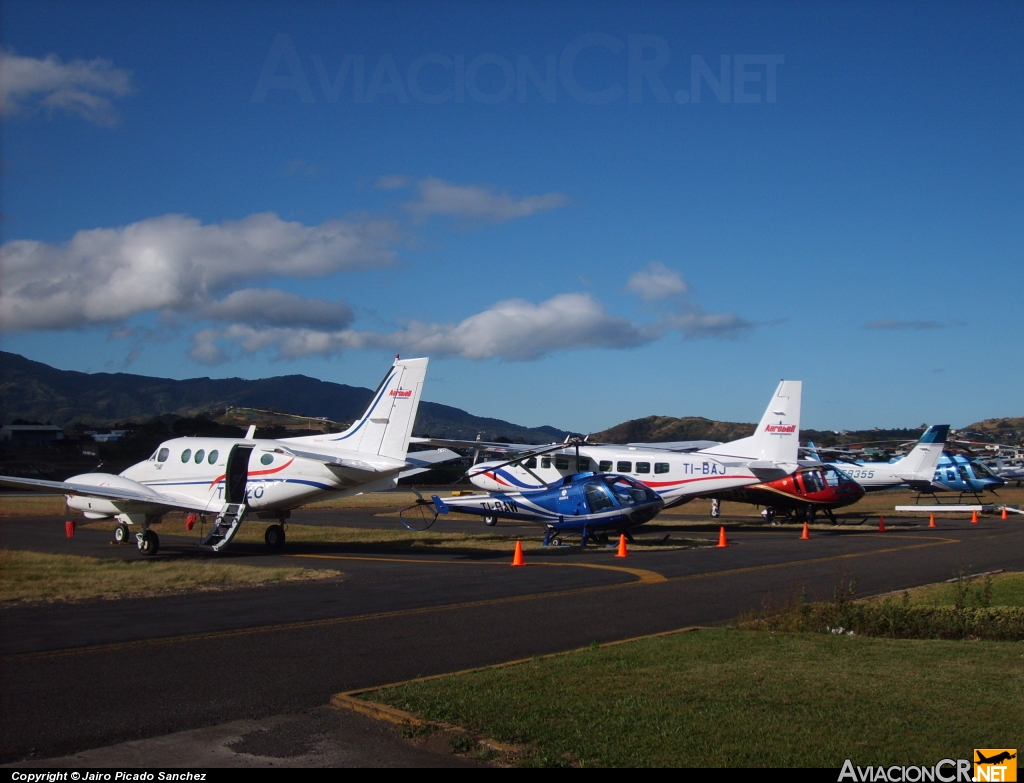 TI-AZO - Beechcraft King Air E90 - Aerobell