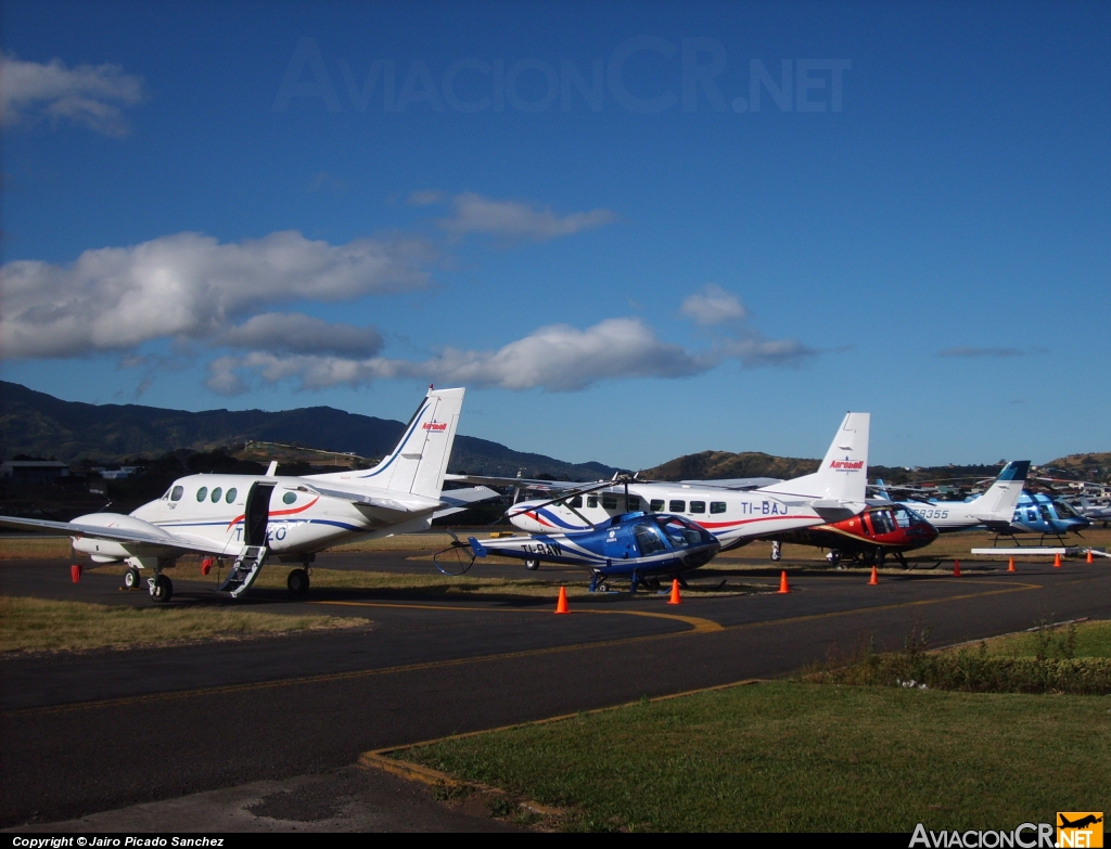 TI-AZO - Beechcraft King Air E90 - Aerobell