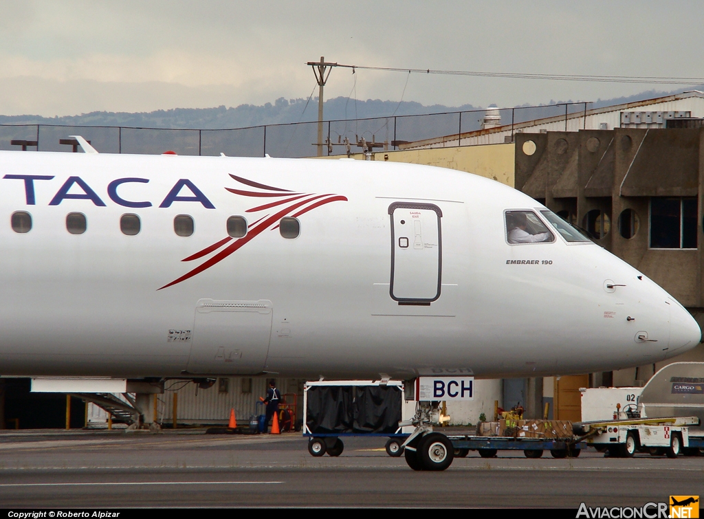 TI-BCH - Embraer 190-100IGW - TACA