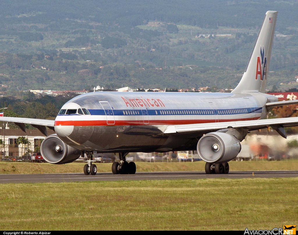 N8067A - Airbus A300B4-605R - American Airlines