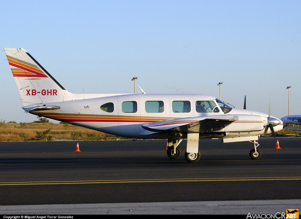XB-GHR - Piper PA-31-350 Navajo Chieftain - Privado