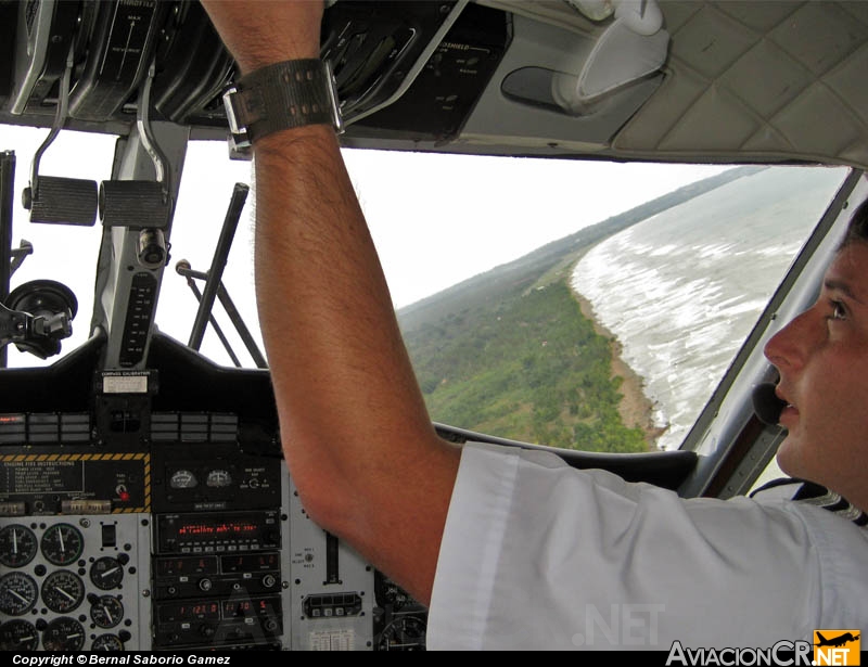 TI-AZC - De Havilland Canada DHC-6-300 Twin Otter - Nature Air