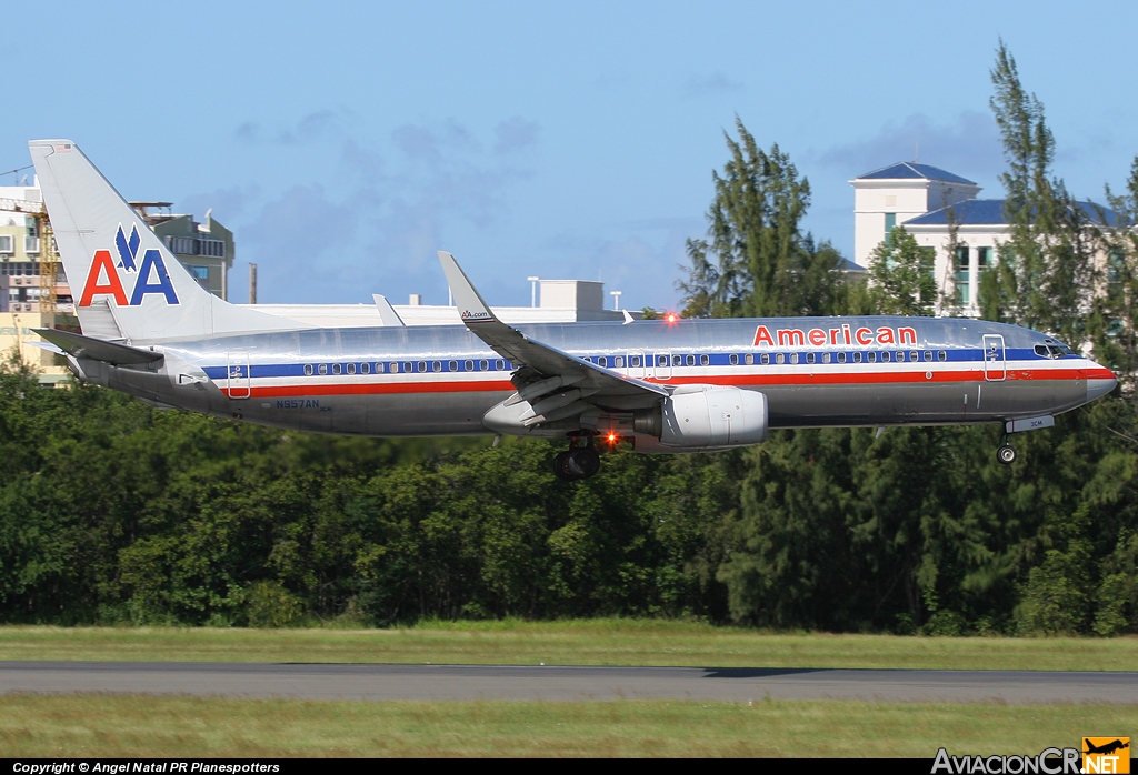 N957AN - Boeing 737-823 - American Airlines