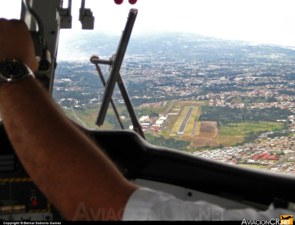 TI-AZD - De Havilland Canada DHC-6-300 Twin Otter - Nature Air