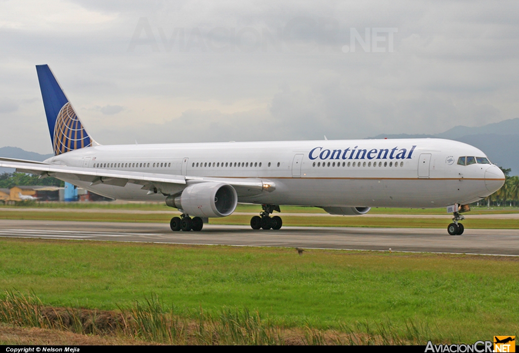 N77066 - Boeing 767-424/ER - Continental Airlines