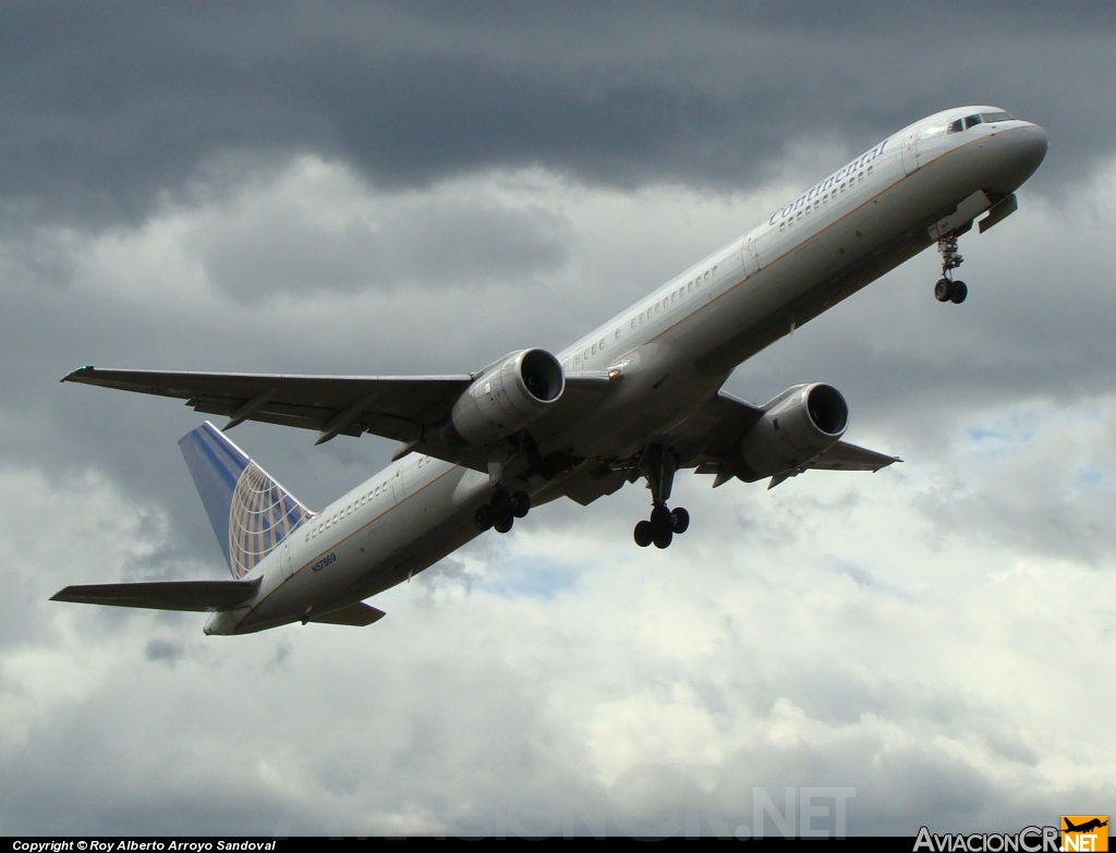 N57869 - Boeing 757-33N - Continental Airlines