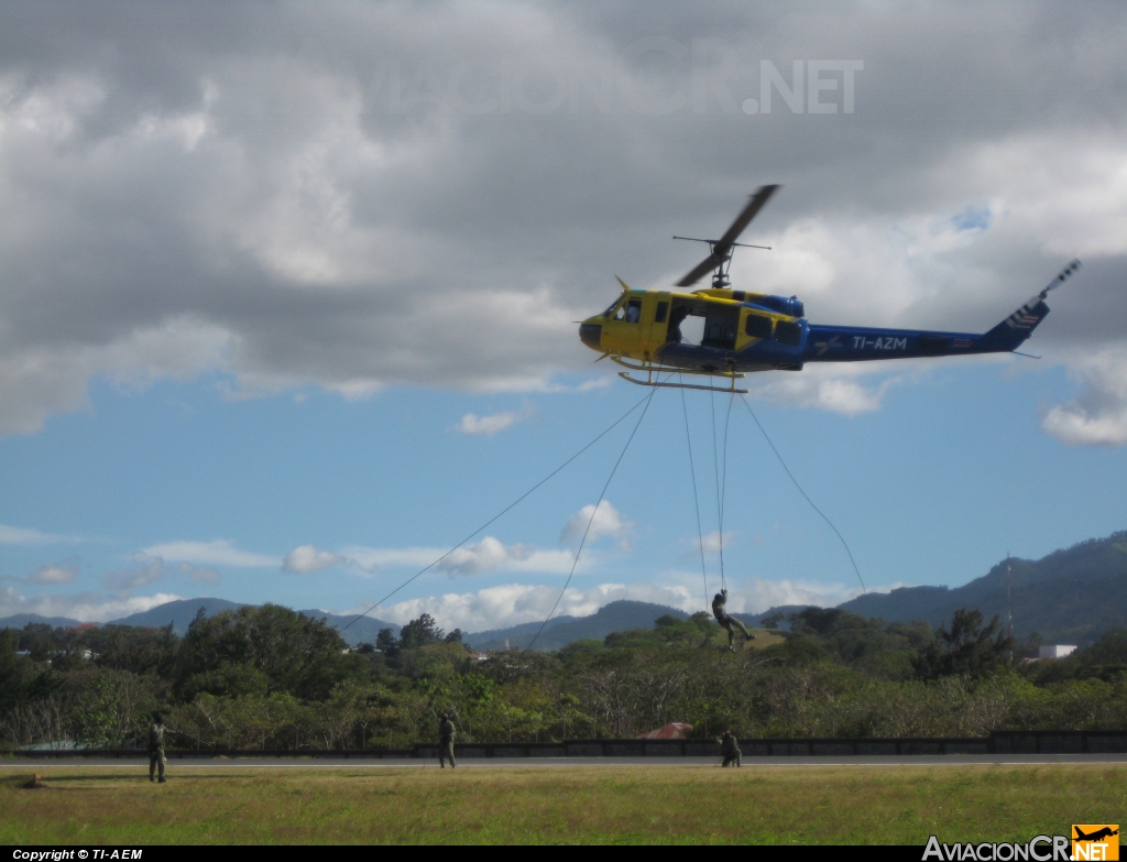 TI-AZM - Bell 205 - Aerodiva