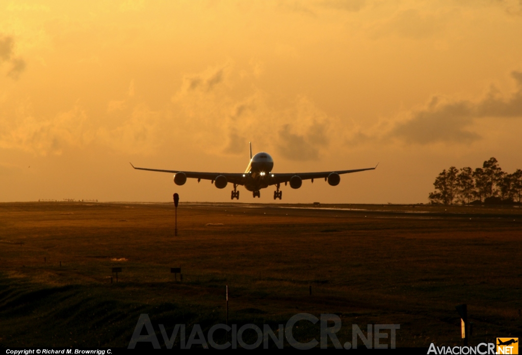 EC-JPU - Airbus A340-642 - Iberia