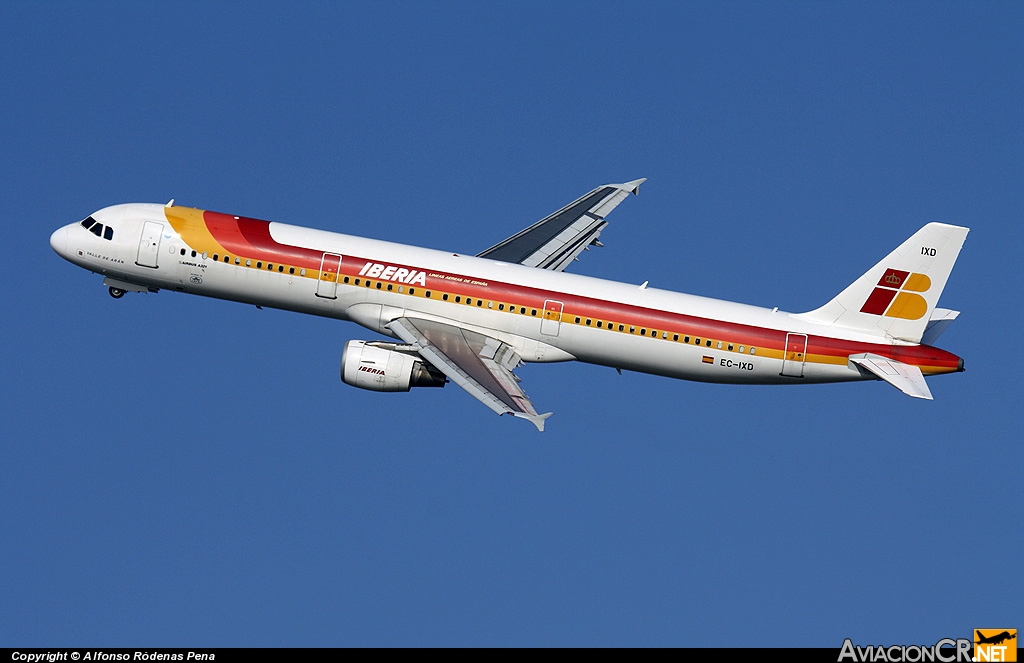 EC-IXD - Airbus A321-211 - Iberia