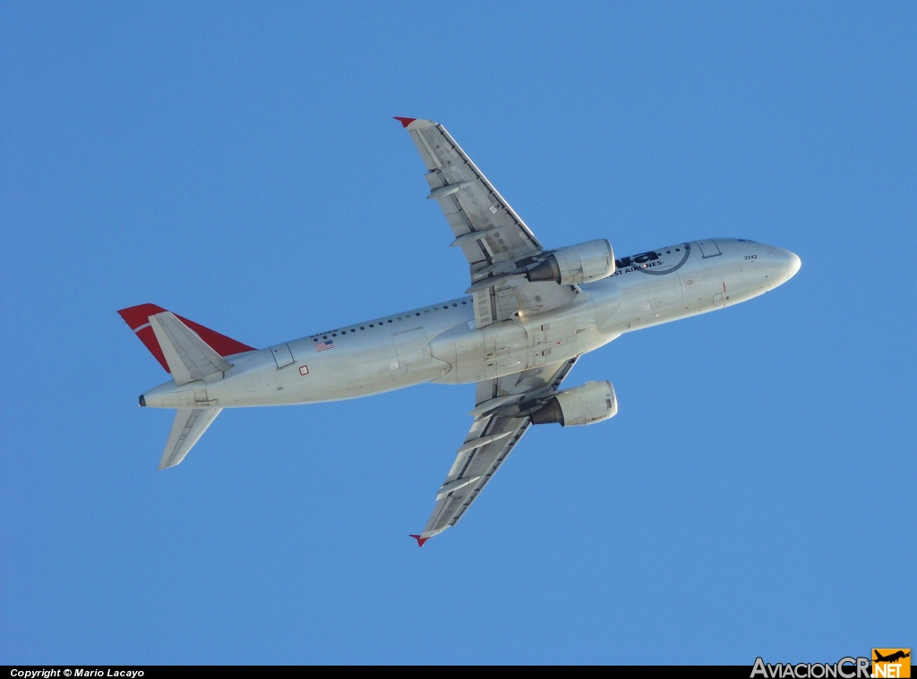 N342NW - Airbus A320-212 - Northwest Airlines