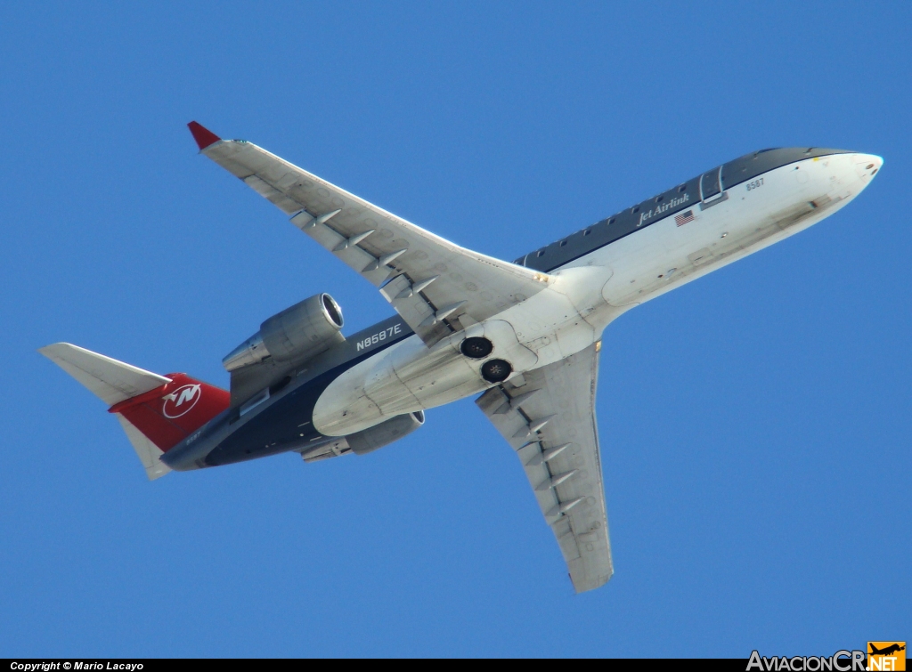 N8587E - Canadair CL-600-2B19 Regional Jet CRJ-200 - Northwest Jet Airlink