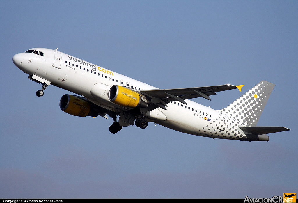 EC-JFF - Airbus A320-214 - Vueling