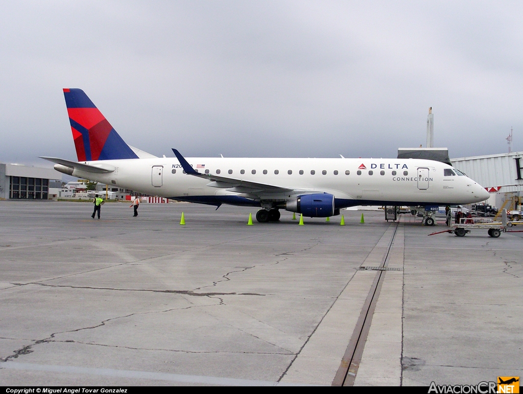 N202JQ - Embraer ERJ 170-200 LR - Delta Connection (Shuttle America)