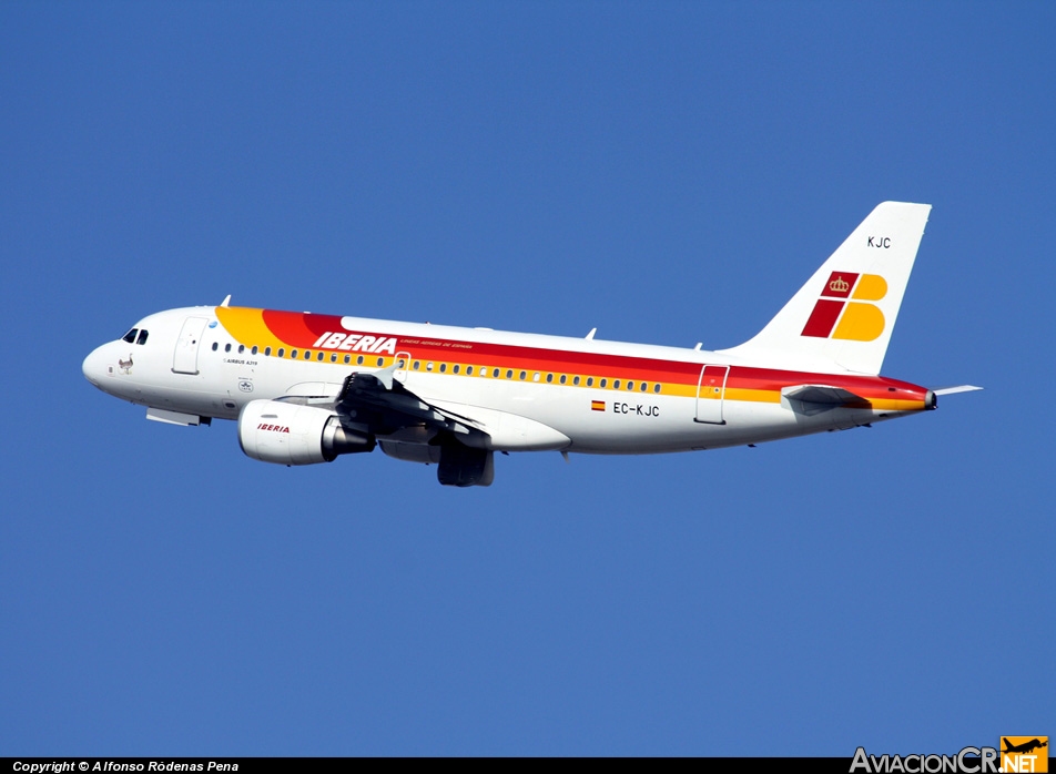 EC-KJC - Airbus A319-111 - Iberia