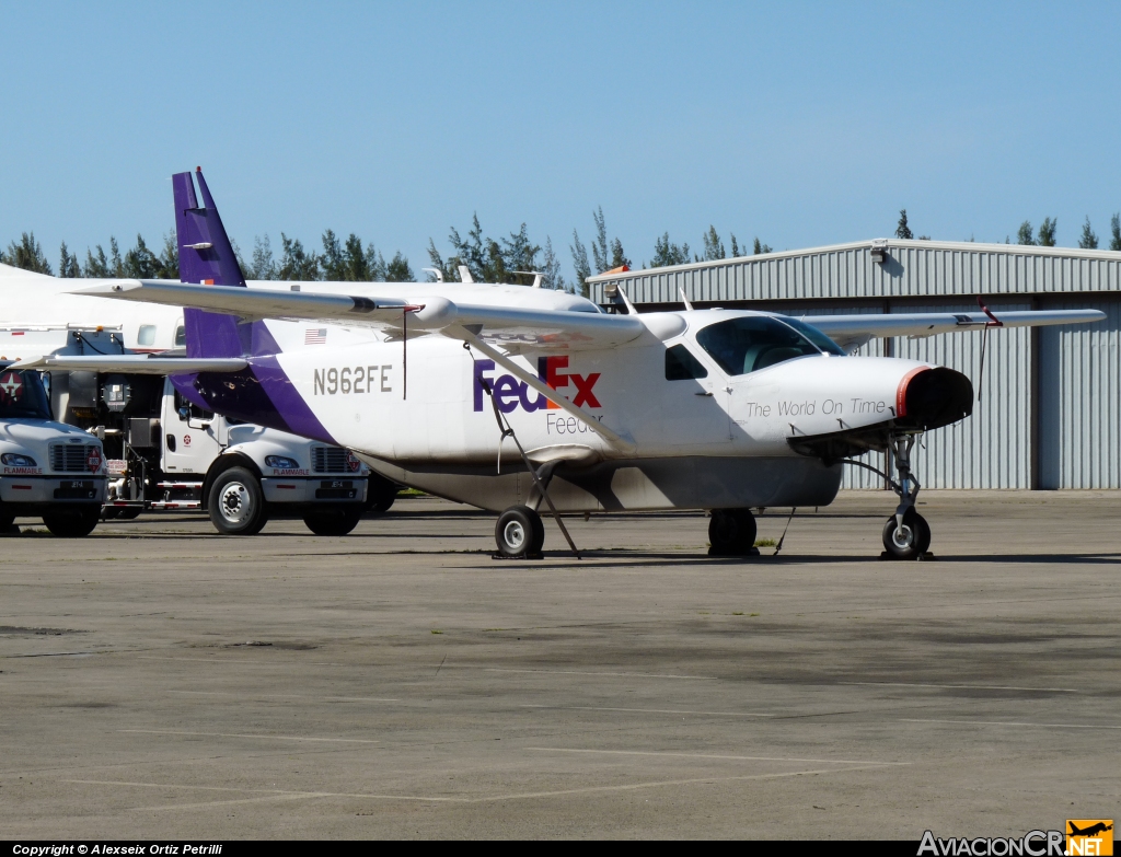 N962FE - Cessna 208A Cargomaster - FedEx Feeder (Mountain Air Cargo)