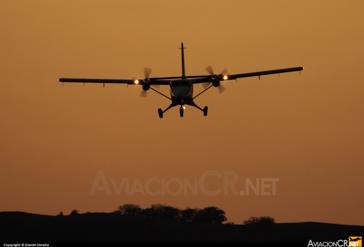 TI-AZC - De Havilland Canada DHC-6-300 Twin Otter - Nature Air