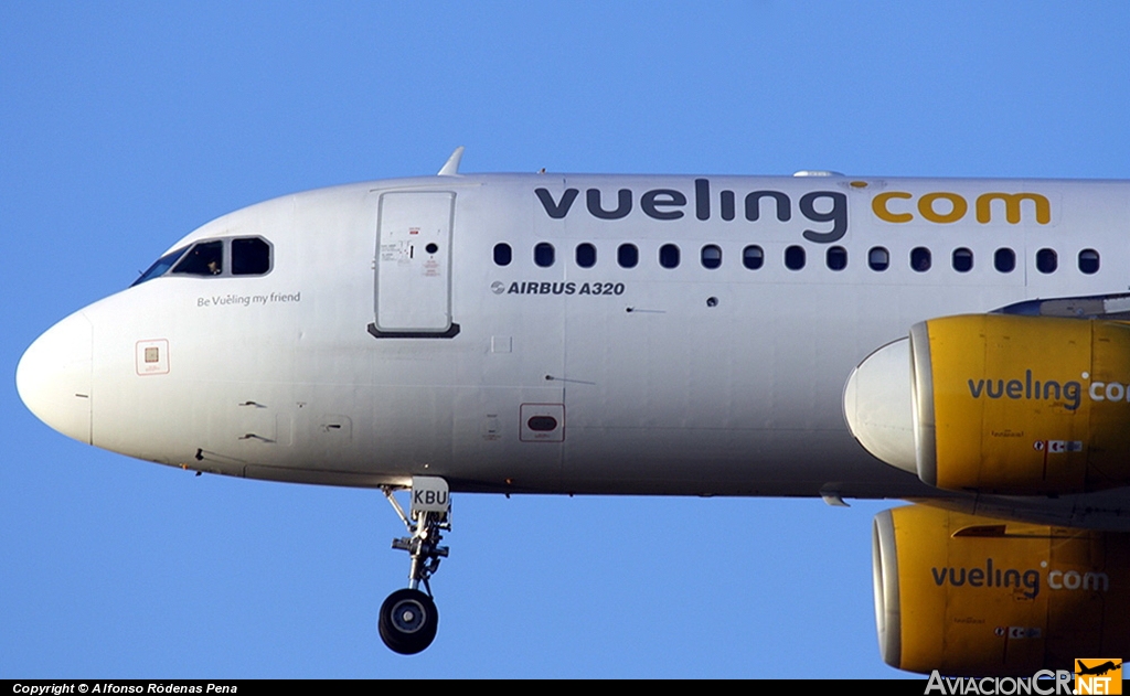 EC-KBU - Airbus A320-214 - Vueling