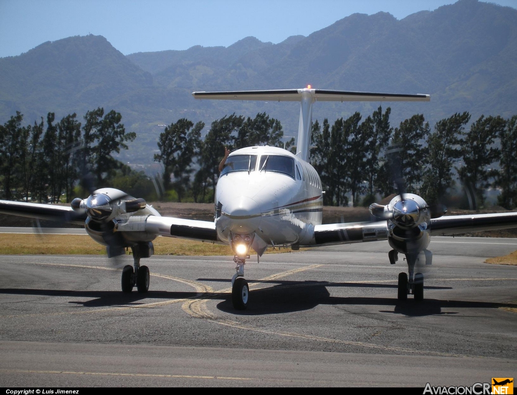 TI-TCT - Beechcraft Super King Air B200 - Privado (Teletica)