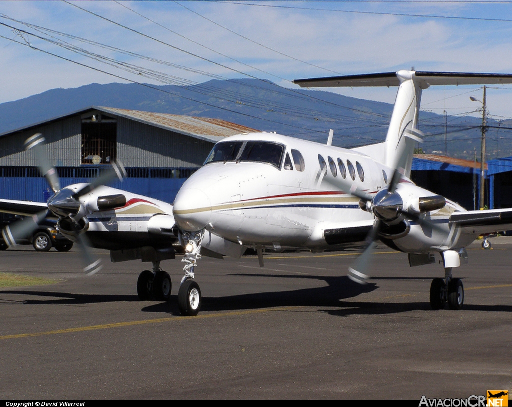 TI-TCT - Beechcraft Super King Air B200 - Privado (Teletica)