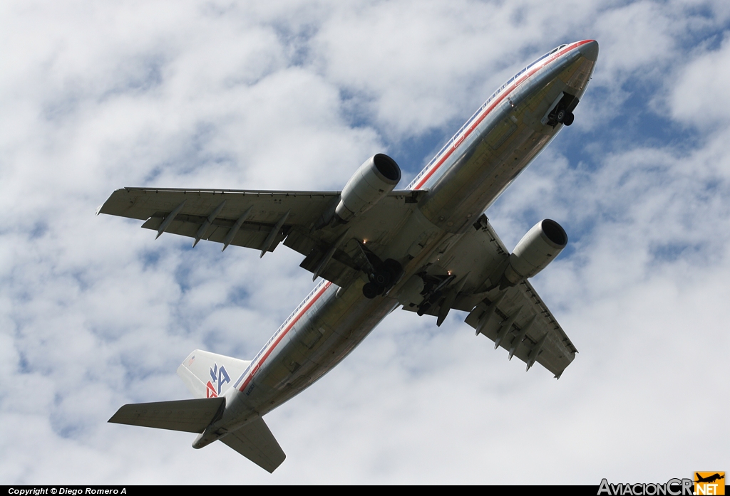 N14065 - Airbus A300B4-605R - American Airlines