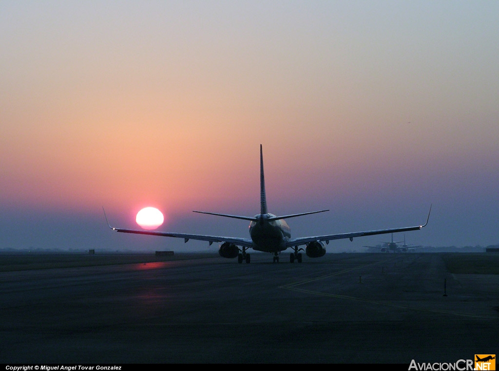 N908AM - Boeing 737-752 - Aeromexico