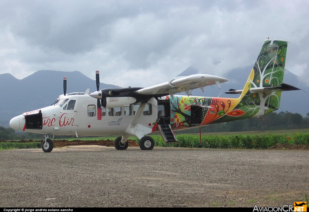TI-BBF - De Havilland Canada DHC-6-300 Twin Otter/VistaLiner - Nature Air