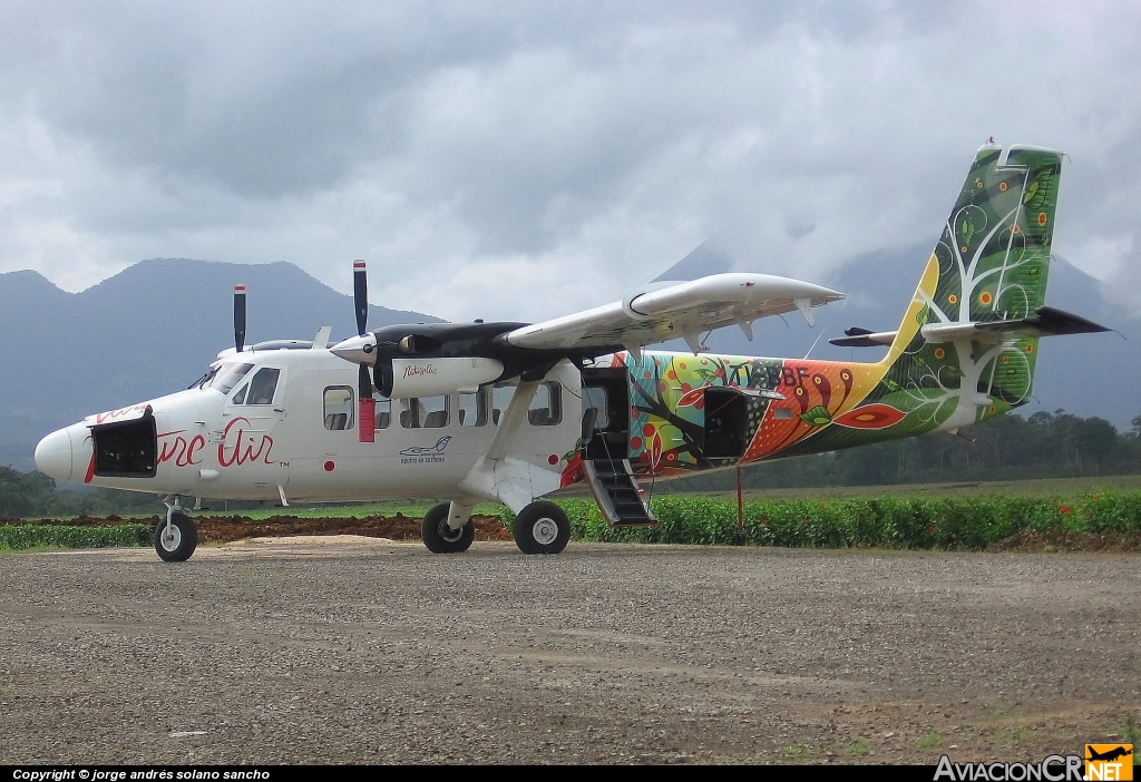 TI-BBF - De Havilland Canada DHC-6-300 Twin Otter/VistaLiner - Nature Air