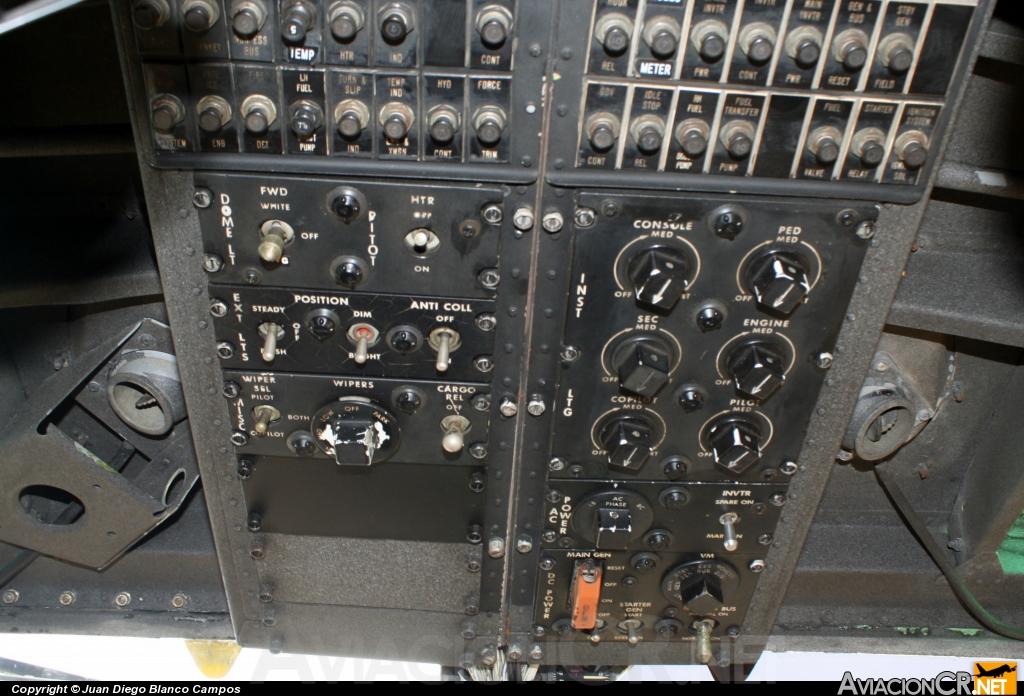 TI-AZM - Bell 205 - Aerodiva