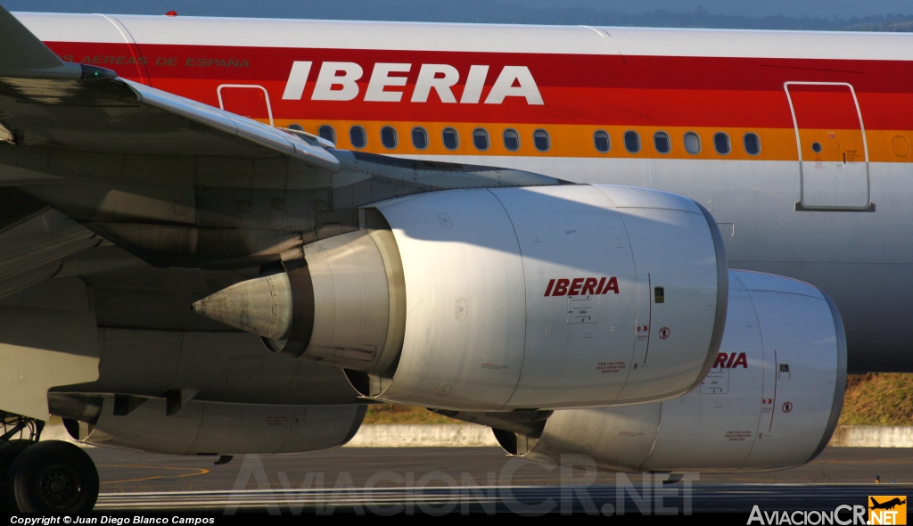 EC-IZX - Airbus A340-642 - Iberia