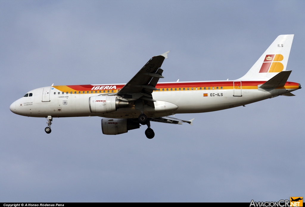 EC-ILS - Airbus A320-214 - Iberia