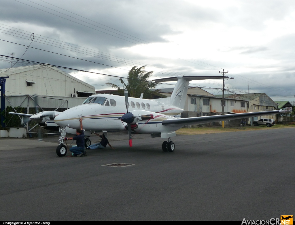 TI-TCT - Beechcraft Super King Air B200 - Privado (Teletica)