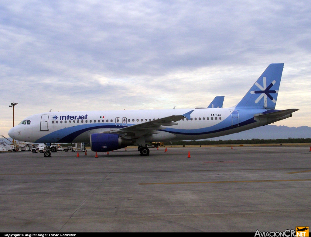 XA-IJA - Airbus A320-214 - Interjet