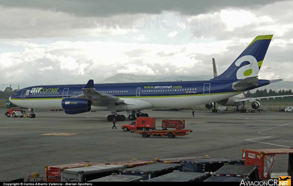 EC-KAJ - Airbus A340-311 - Air Comet