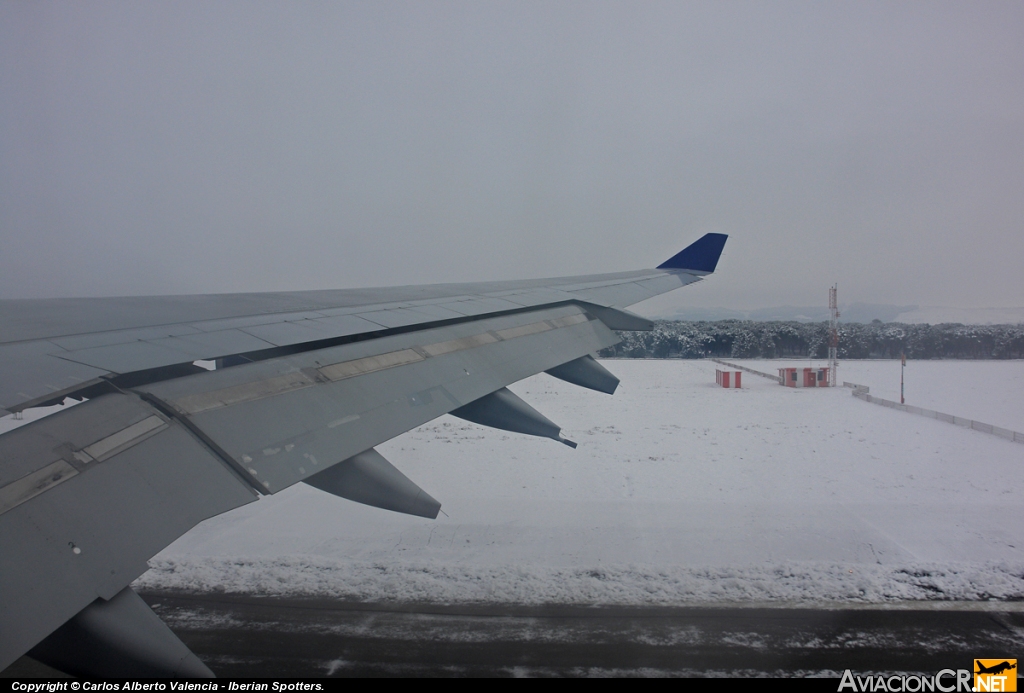 EC-KAJ - Airbus A340-311 - Air Comet
