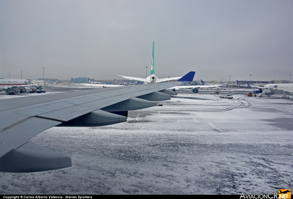 EC-KAJ - Airbus A340-311 - Air Comet