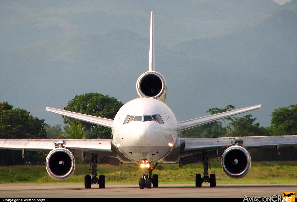 N141WE - McDonnell Douglas DC-10-40F - Arrow Air