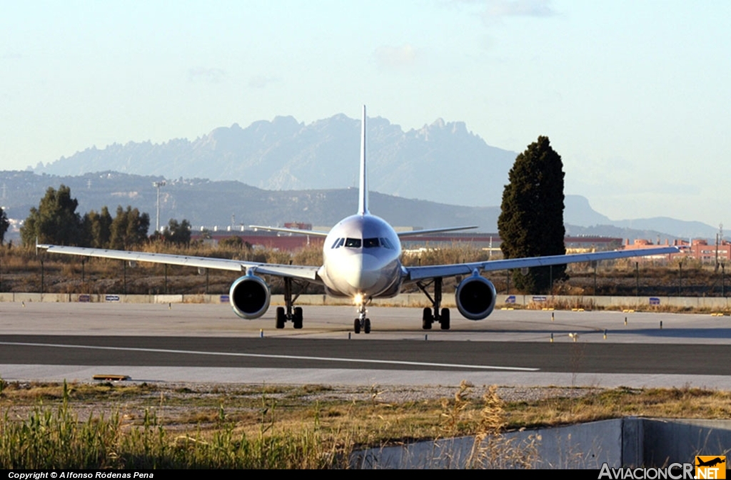 EC-ICR - Airbus A320-211 - Click Air