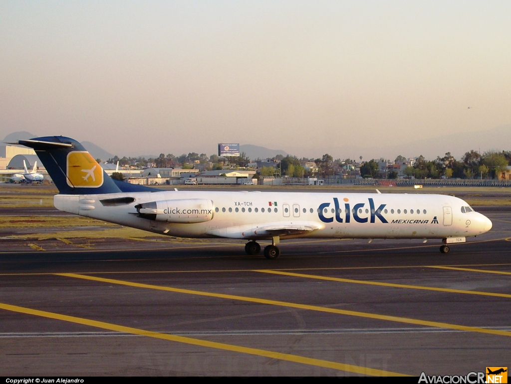 XA-TCH - Fokker 100 (Genérico) - Click de Mexicana