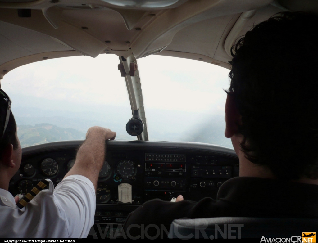 TI-AJG - Piper PA-28-181 Cherokee Archer II - ECDEA - Escuela Costarricense de Aviación