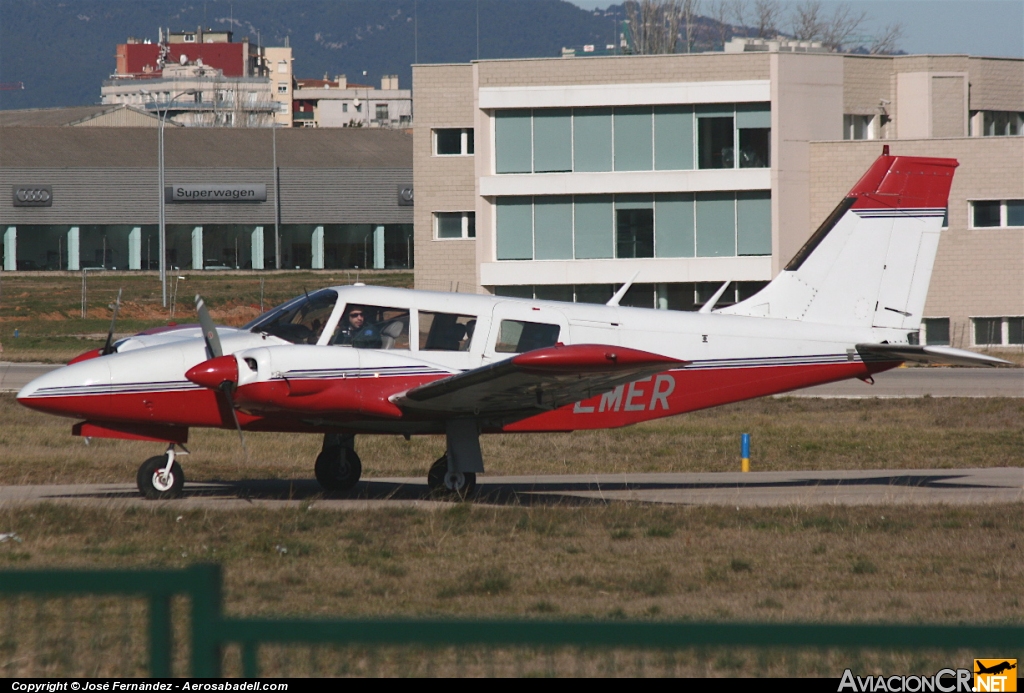 G-EMER - Piper PA-34 Seneca (Genérico) - Privado