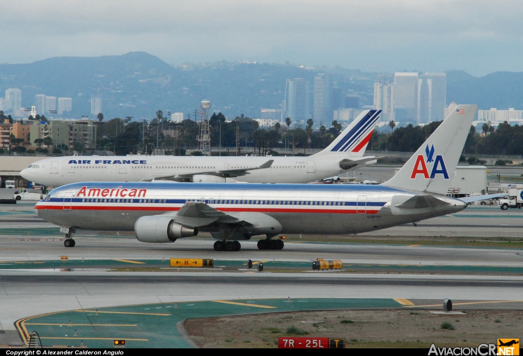 N381AN - Boeing B767-323ER - American Airlines