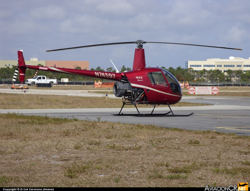 N74597 - Robinson R22 Beta II - Privado